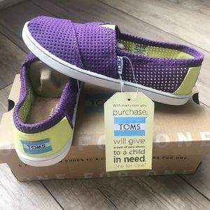 BNIB Purple Fabric Toms Flats